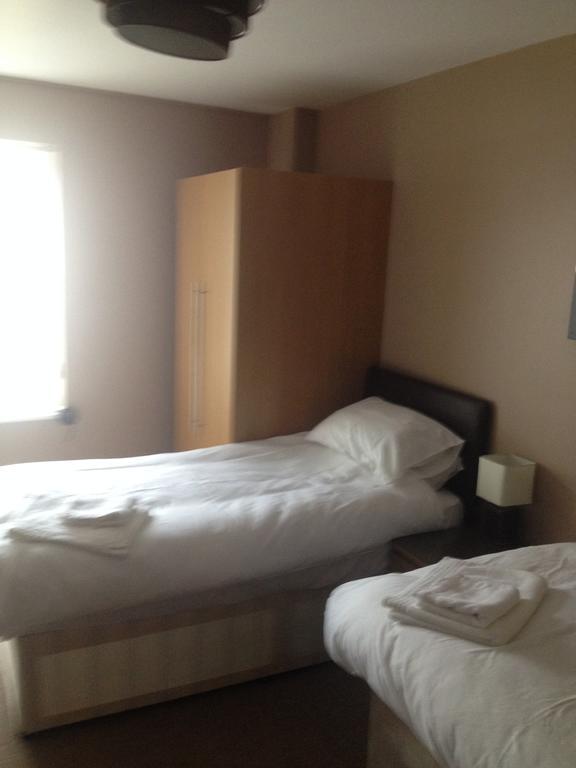 Coach & Horses Bed and Breakfast Tredegar Værelse billede