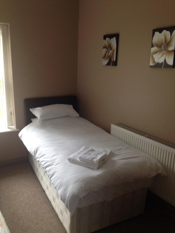 Coach & Horses Bed and Breakfast Tredegar Værelse billede